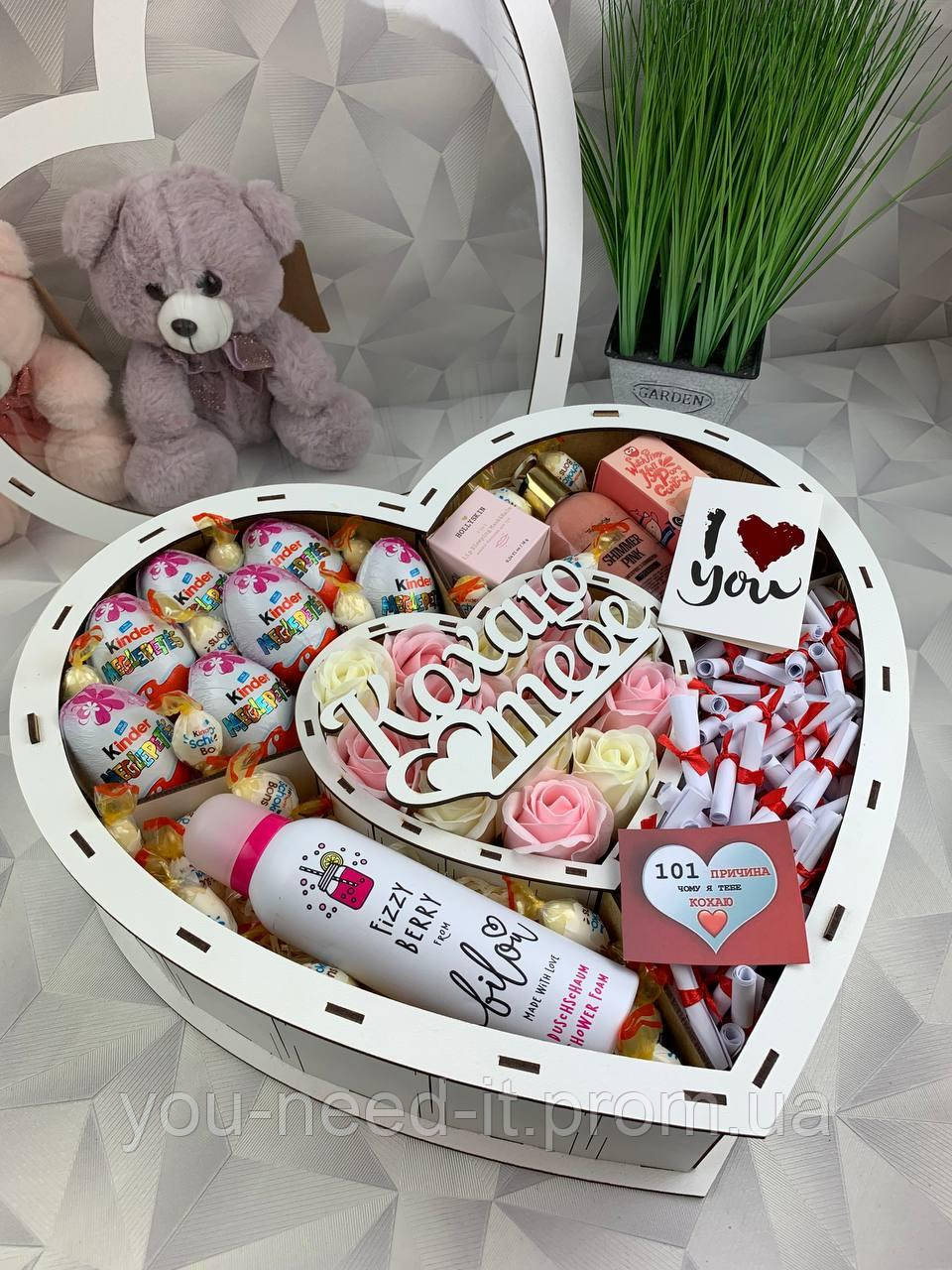 Сладкий бокс для девушек с 101 причиной, набор подарок сладостей киндер сюрприз на годовщину люби |это нужно - фото 2 - id-p2193702857