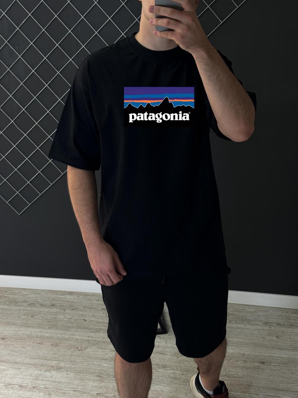 Футболка оверсайз Patagonia чорна