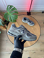 Женские кроссовки New Balance 2002R Dark Grey серого цвета