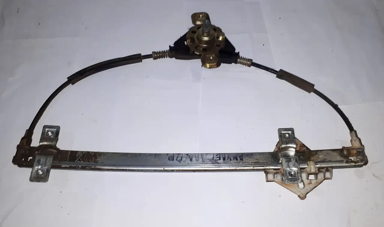 Склопідйомник задній правий Chery Amulet Чері Амулет