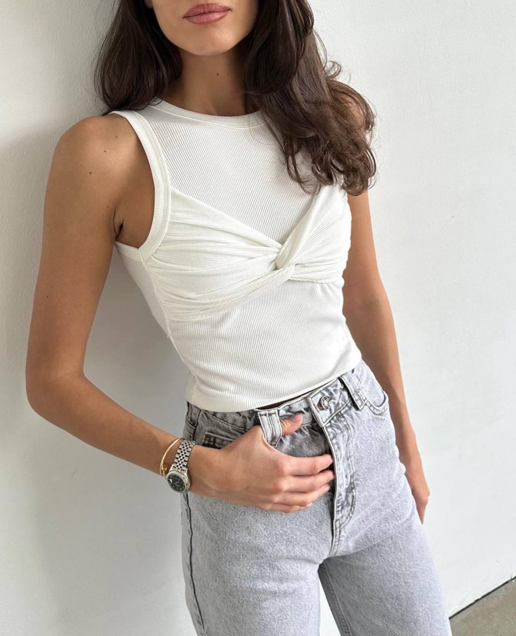 Жіноча трикотажна майка в рубчик із декором на грудях (р. 42-48) 31FU1236, фото 1