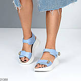 Блакитні шкіряні босоніжки натуральна шкіра на липучці, невисока танкетка взуття жіноче, фото 6