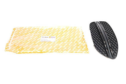 Решітка бампера Mercedes C-class (W205) 13- (L) Autotechteile 1208859, фото 1