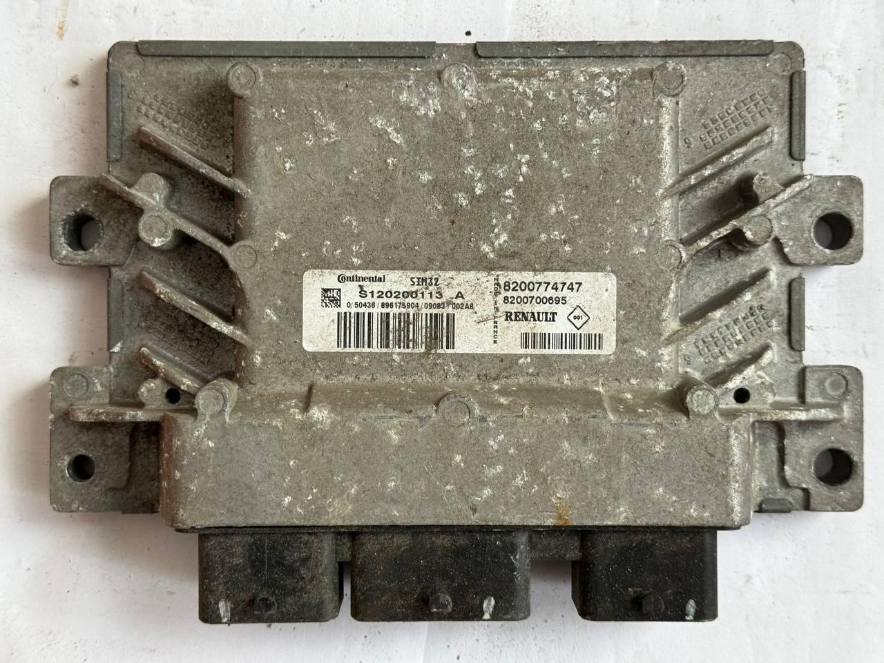 Електронний блок керування Renault S120200113 A / S120200113A / 8200774747 / 8200700695