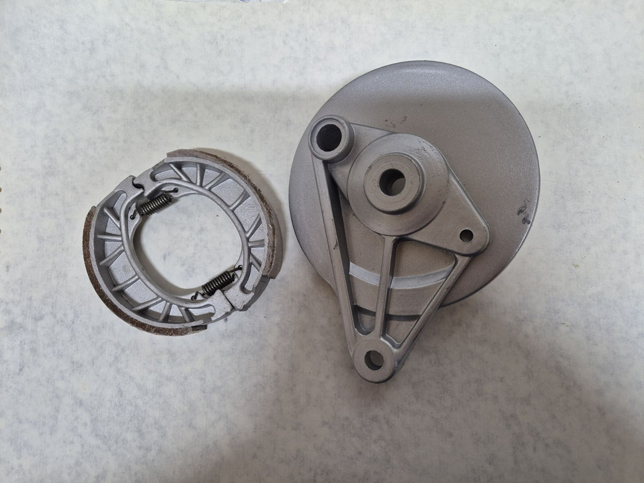 Кришка барабана гальмівного (зад) + колодки для Alpha Альфа, фото 1
