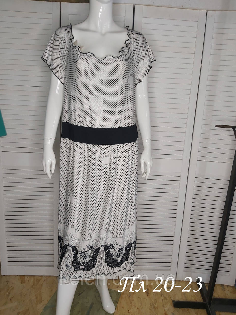 Біла довга сукня в горошек розмір 48-50 ( L)