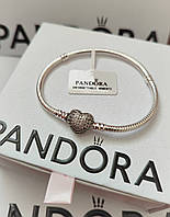 Срібний Браслет із сяючою застібкою у формі серця Pandora Moments, браслет Пандора Світло-рожеві камінці
