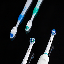Як правильно доглядати свою електричну зубну щітку