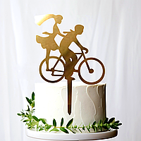 Золотой Топпер "Свадебная Пара на Велосипеде" 14х9 см Фигурка На Свадьбу из Зеркального Золотого Акрила Золото