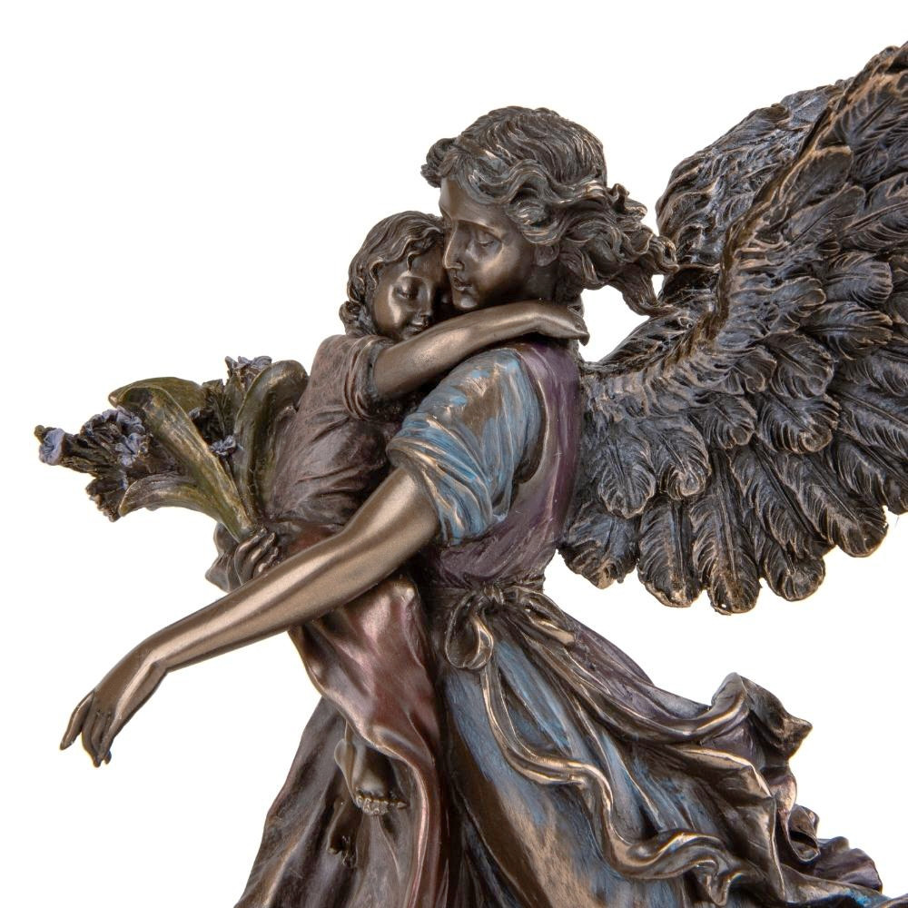 Статуетка "Ангел із дитиною" 17х15х18 см.