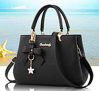 Модная женская сумка с брелоком черная большая сумочка Denwer P Модна жіноча сумка з брелоком чорна велика