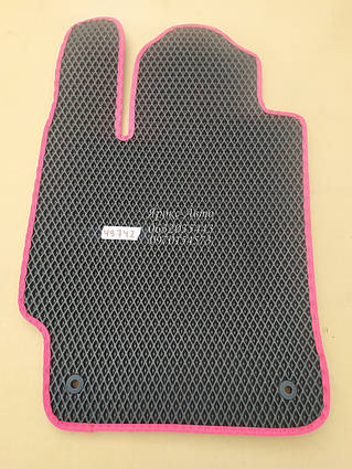 Килимок EVA водійський (чорний із червоною окантовкою) Toyota Yaris 000049742