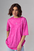 Женская футболка тай-дай с вышитым сердцем - фуксия цвет. Модель 03258