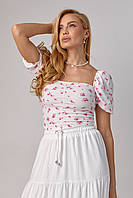 Короткая блуза-топ в цветочек - белый с розовым цвет, M (есть размеры) KOMFORT