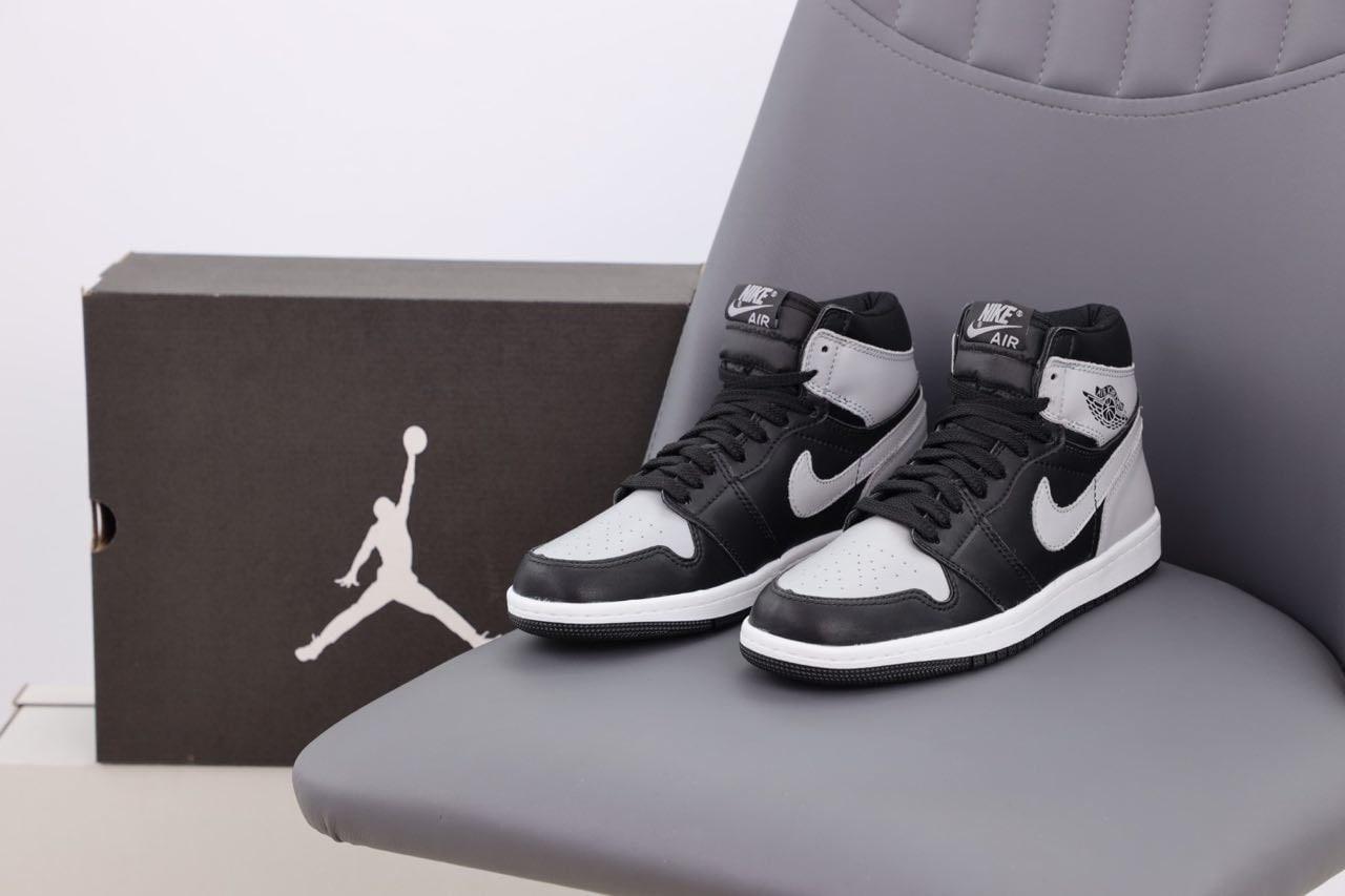 Чоловічі кросівки Nike Air Jordan 1 High Black Grey (Чорні) Взуття Найк Аір Джордан 1 високі шкіряні демісезон