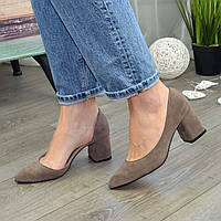 Туфли женские замшевые на невысоком устойчивом каблуке, цвет бежевый. 38 размер