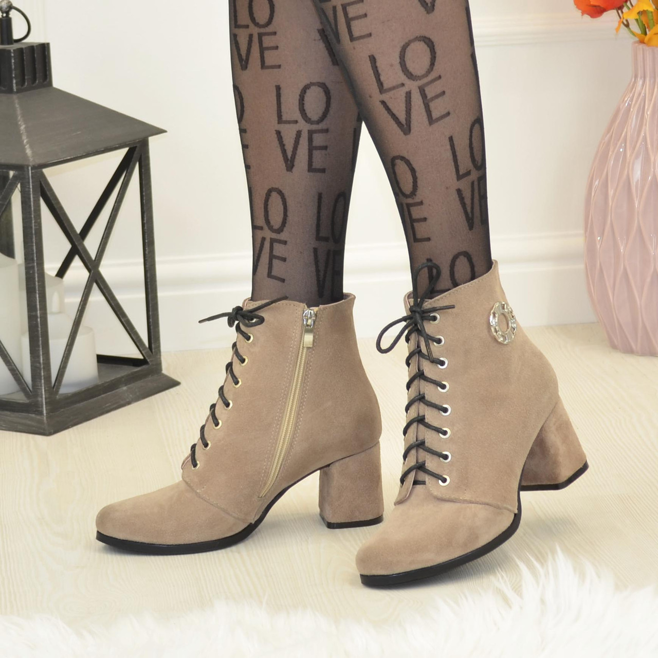 Черевики жіночі замшеві на шнурівці. Колір бежевий, фото 1