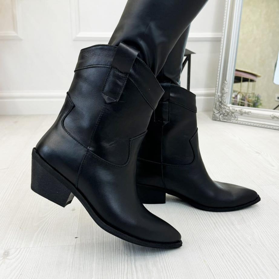 Черевики-козаки шкіряні жіночі вільного взування. Колір чорний, фото 1