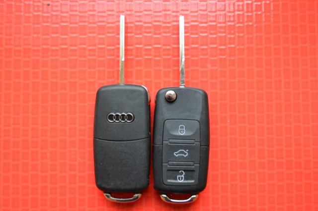 Ключ AUDI A8 викидний 3 кнопки 433Mhz id46