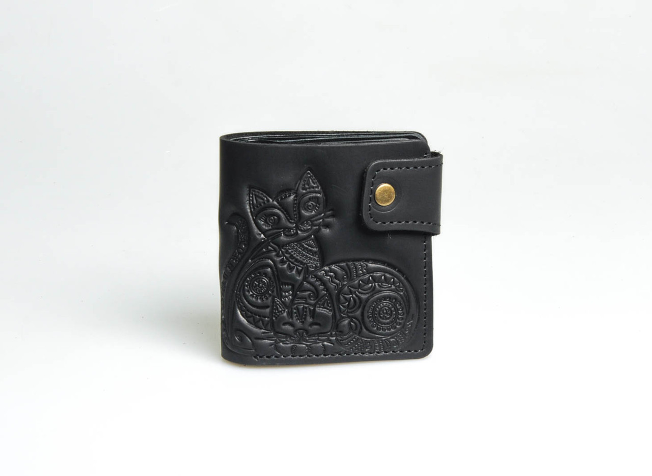 Стильний шкіряний гаманець з тисненим орнаментом "Котики", натуральна шкіра, ручна робота, чорного кольору, 10х11 см, фото 1
