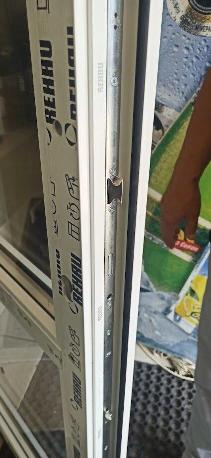 Заміна замка вхідної металопластикової двері в Ірпені