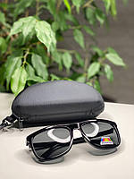 Солнцезащитные очки EMPORIO ARMANI POLARIZED в черной оправе унисекс на среднее лицо