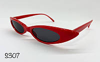 Стильные солнцезащитные очки узкие красные кошечки