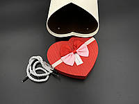 Коробка подарочная с ручками и бантиком. Сердце. Цвет красный. 15х12х12см.
