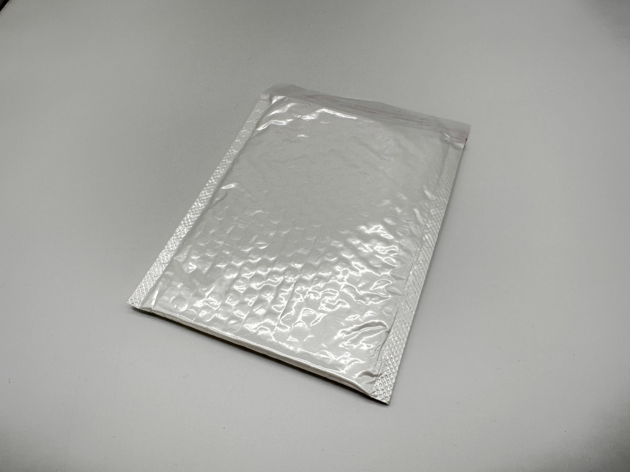 Конверт Поштовий 13×17+4 Бандерольний з повітряним прошарком і відривною стрічко
