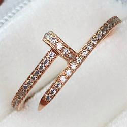 Срібне кільце позолочене з фіанітами в формі цвяха ПЛ-156