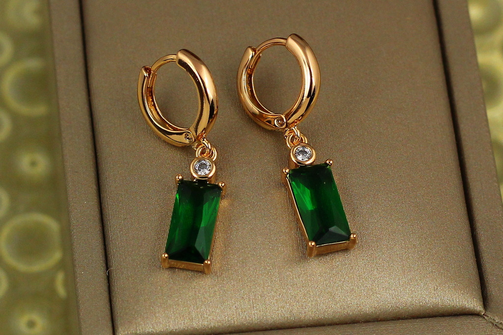 Сережки підвіски Xuping Jewelry прямокутний зелений фіаніт 2,5 см золотисті