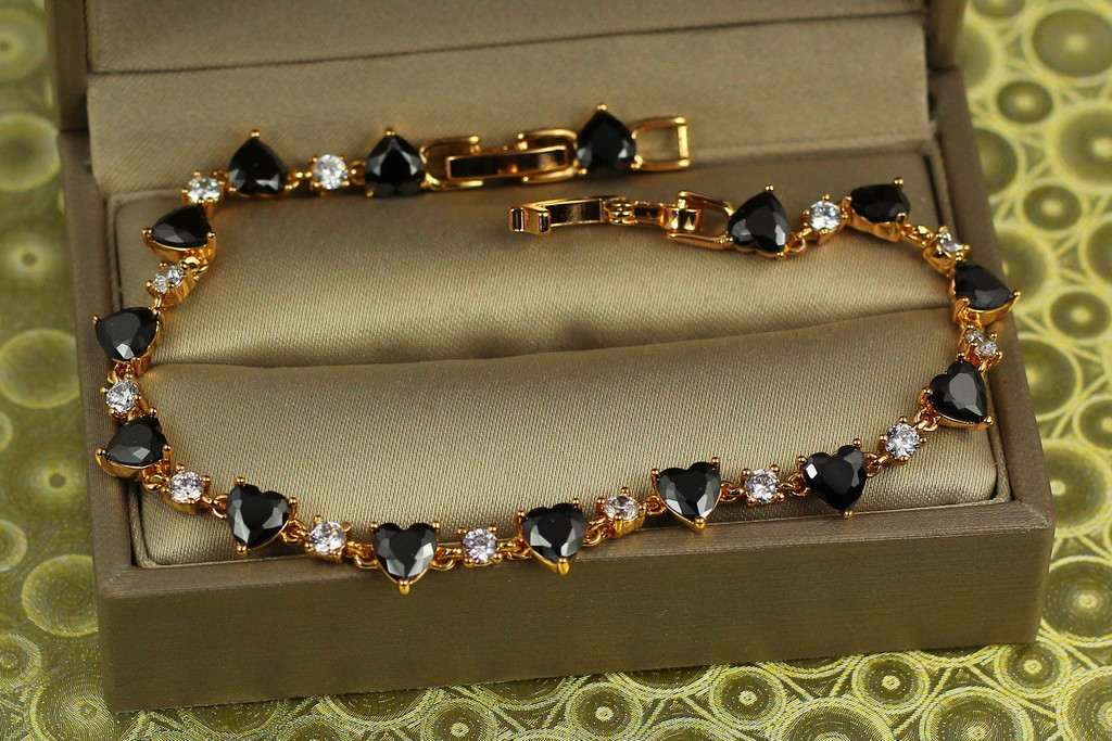 Браслет Xuping Jewelry сердечка з чорних фіанітів 21 см 6 мм золотистий