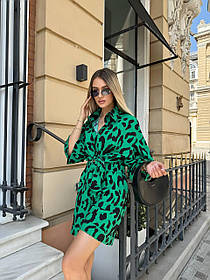 Жіночий прогулянковий костюм із софту: шорти та сорочка принт леопард зелений-чорний