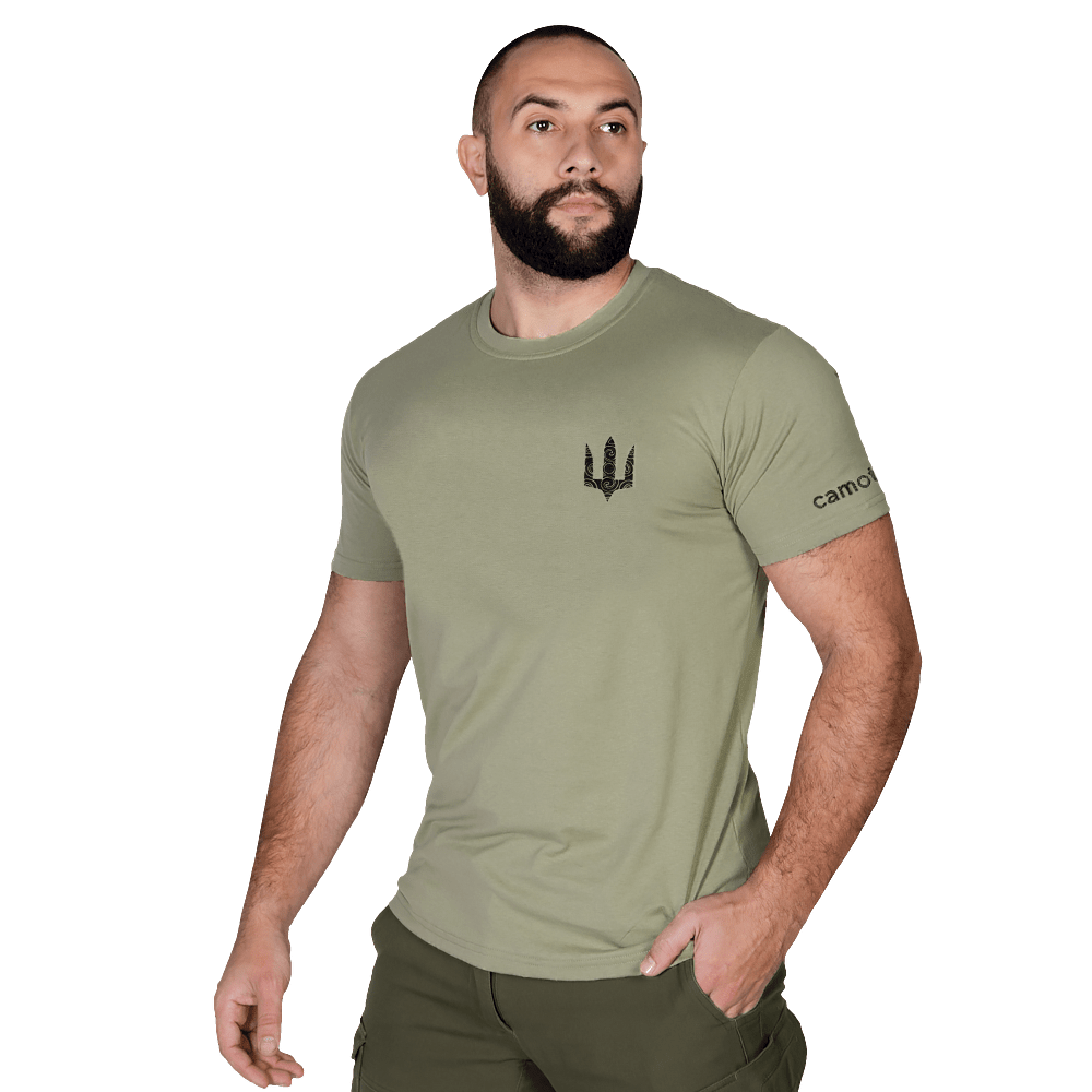 Футболка Bavovna Taurus Хакі — бавовняна, дихаюча, з принтом тризуба, фото 1