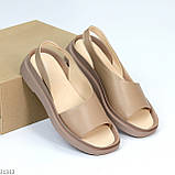 Стильні бежеві жіночі шкіряні босоніжки натуральна шкіра низький хід взуття жіноче, фото 2