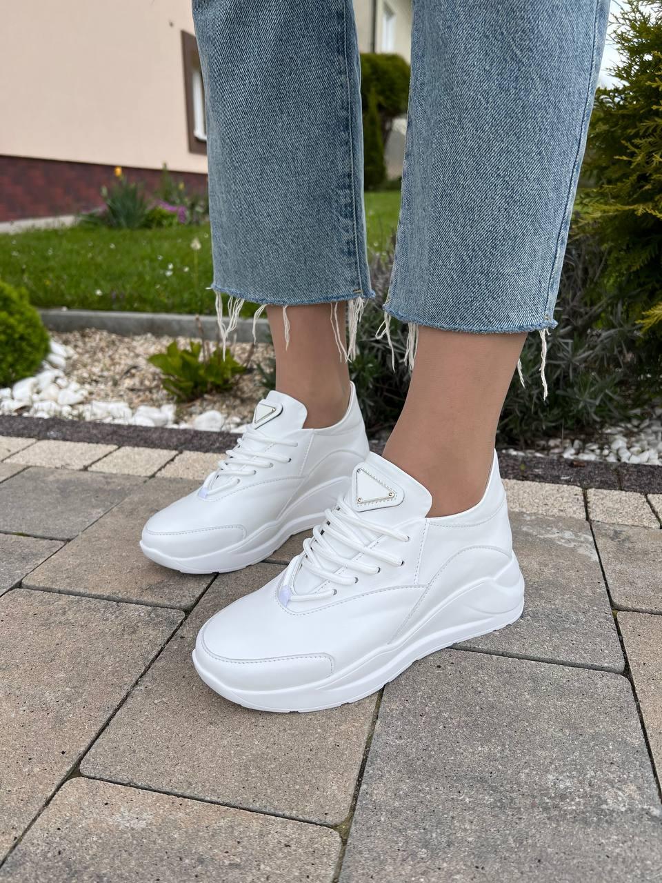Білі жіночі кросівки Кросівки шкіряні жіночі