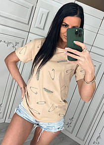 Ультрамодна жіноча футболка на літо зі стразами "Булавка"