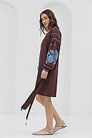 Короткое платье-вышиванка шоколадная с голубыми розами крестом на рукавах