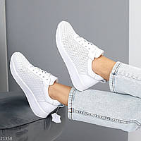 Базовые кожаные белые кроссовки с перфорацией классический дизайн на шнуровке