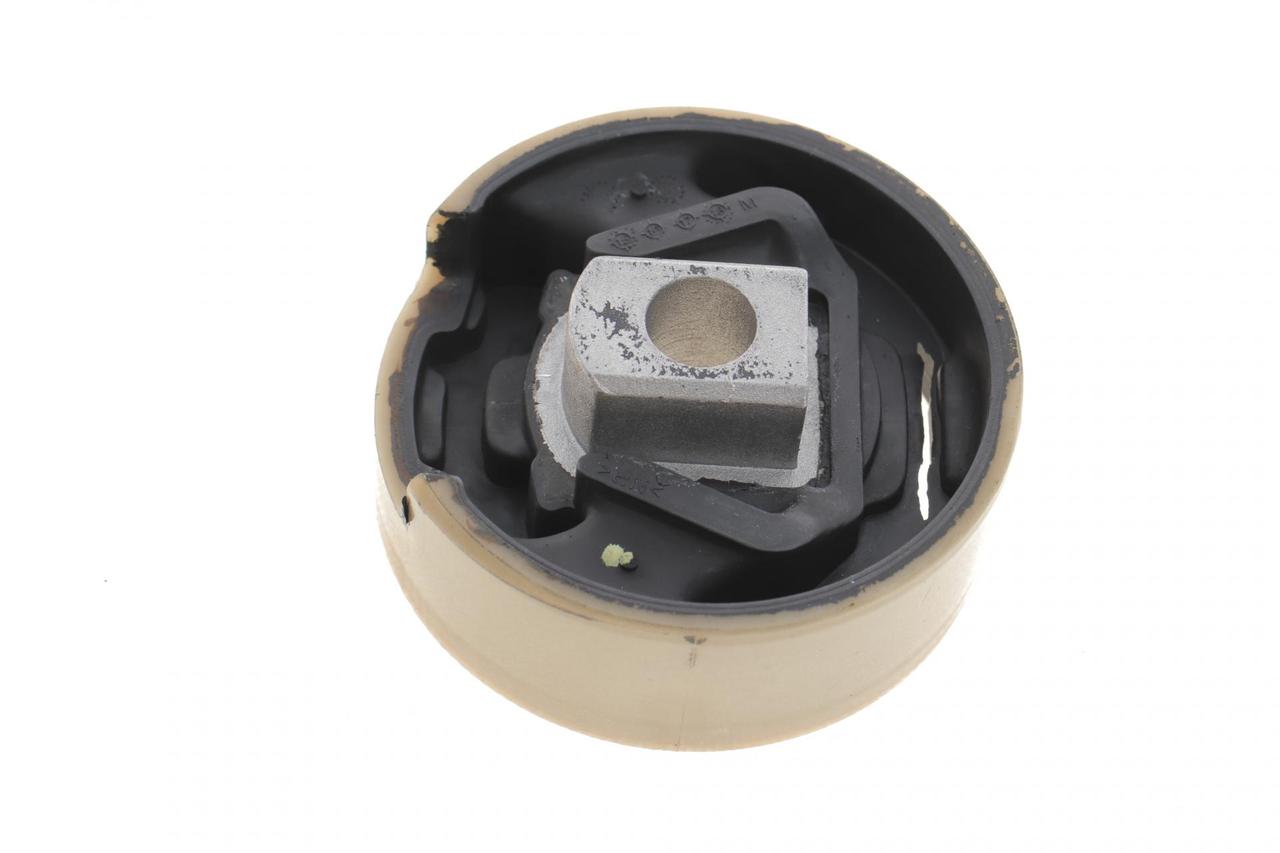 Сайлентблок передньої балки знизу Audi A3 / Seat Leon / Skoda Octavia / VW Golf VII 12- Vika 41991439201