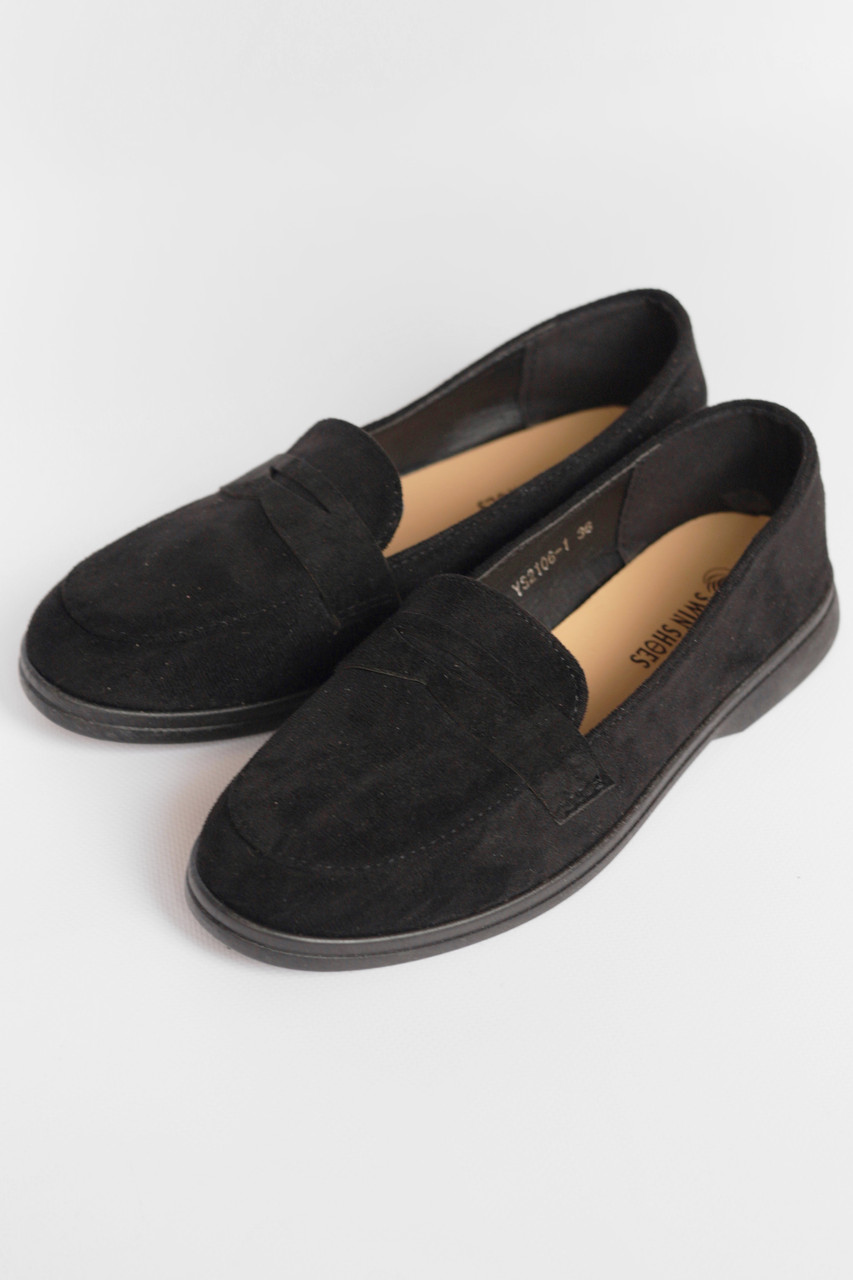 Туфлі-лофери жіночі чорного кольору 178676M