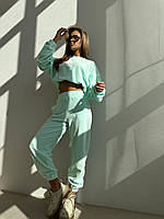 Яркий красивый велюровый костюм с вышивкой (брюки+укороченная кофта) мята