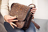 Коричнева шкіряна сумка через плече з металом прямокутна з орнаментом тисненням Етно, фото 8