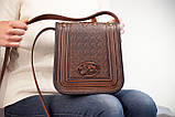 Коричнева шкіряна сумка через плече з металом прямокутна з орнаментом тисненням Етно, фото 3