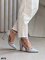 Женские туфли текстильные серые на высоком устойчивом каблуке со стразами с острым носиком 36