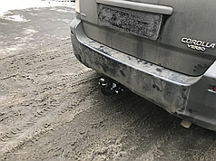 Фаркоп Toyota Corolla Verso 2004-2009 (Тойота Королла Версо) польський, гак на болтах