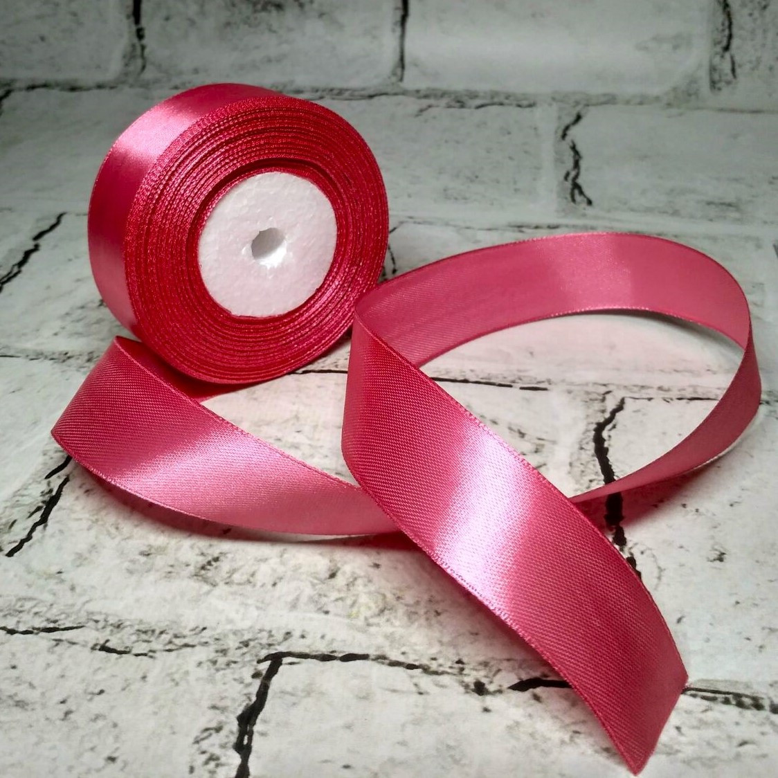 Стрічка атласна 2.5 см 23 метри рожева 58-5594