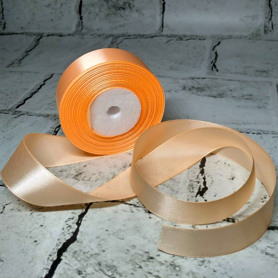 Стрічка атласна 2.5 см 23 метри персикова 5-1268