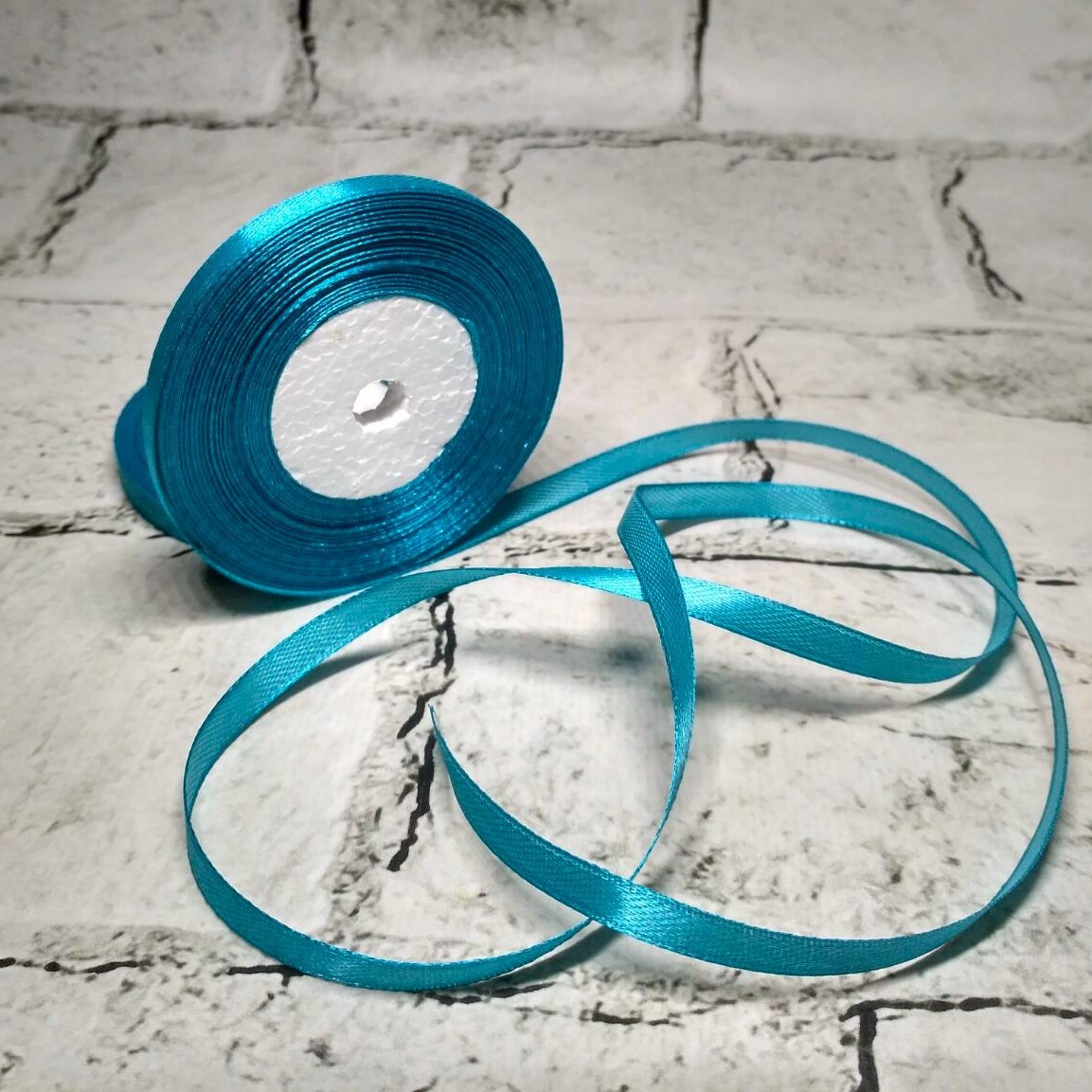 Стрічка атласна, 0.7 см, 23 метри, блакитна