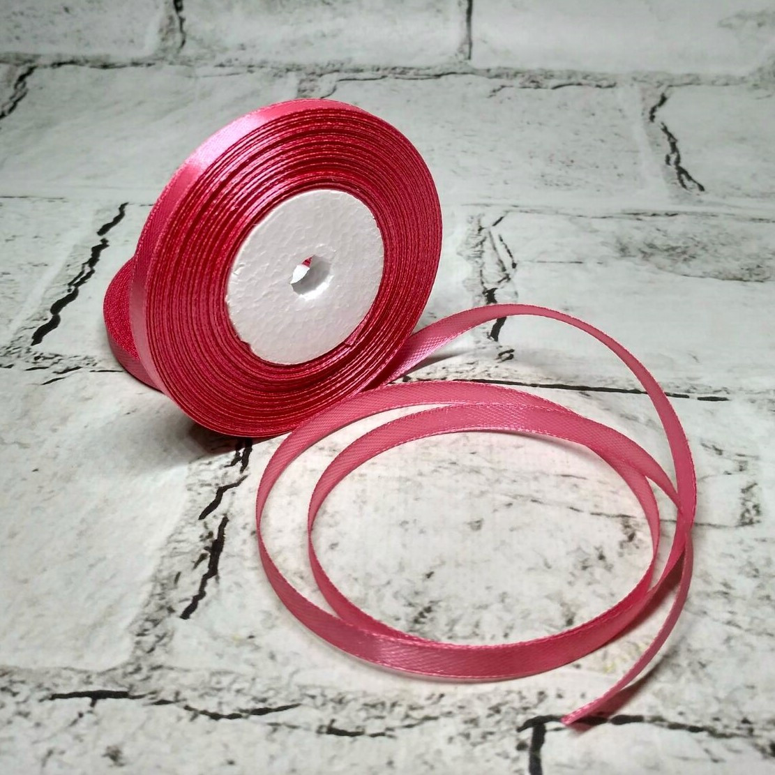 Стрічка атласна, 0.7 см, 23 метри, рожева